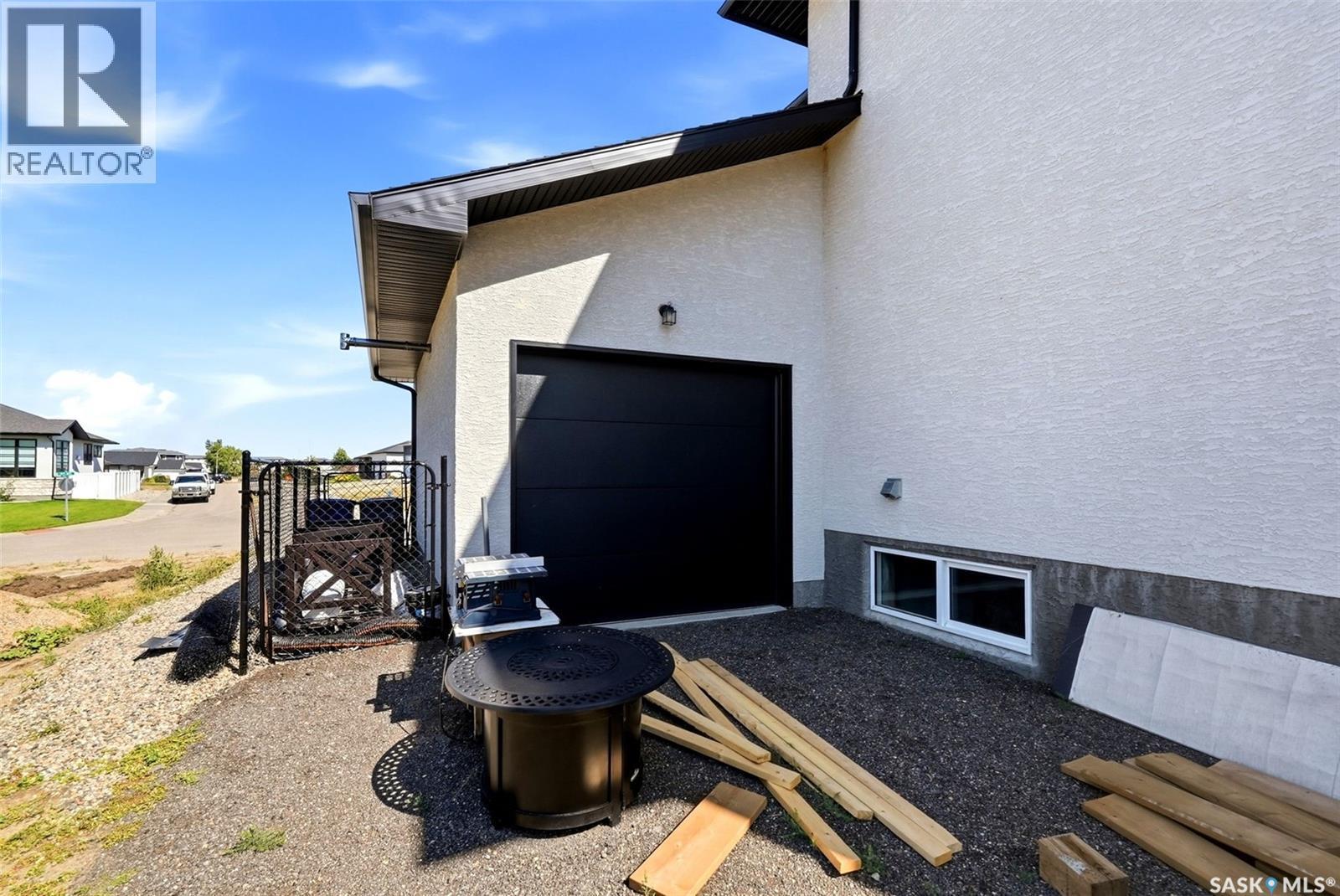 715 3Rd Avenue, Pilot Butte, SK