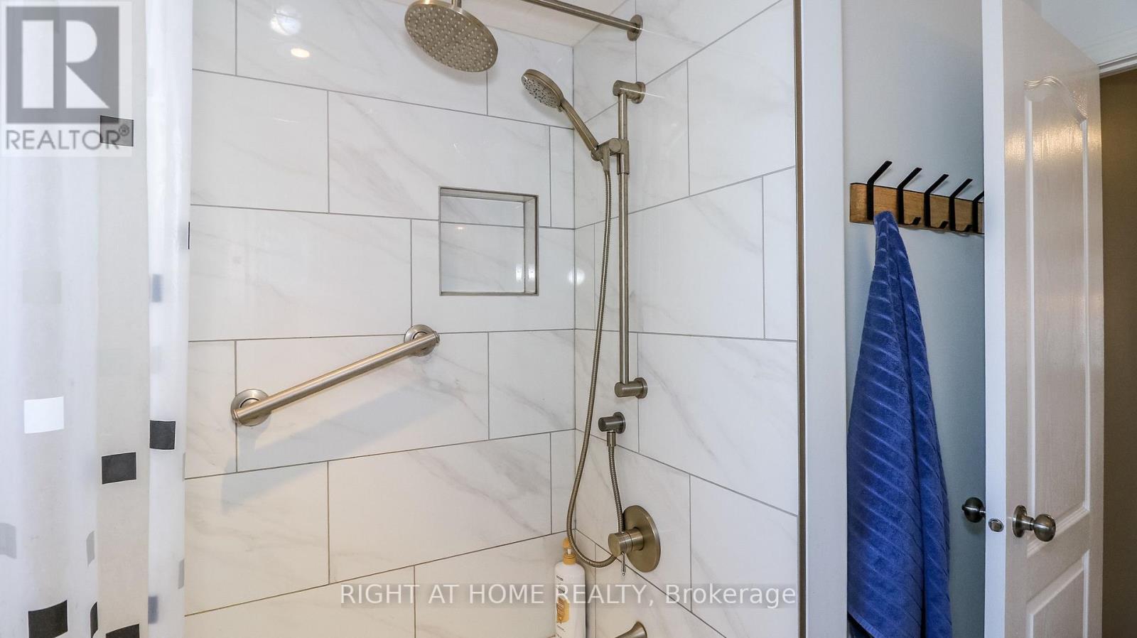 26 Stapleton Place, Barrie, ON
