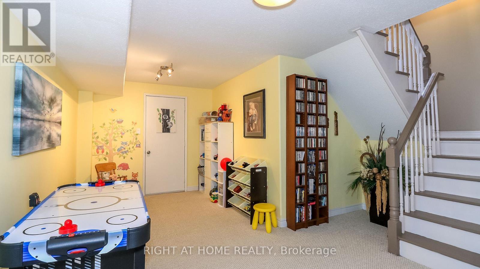 26 Stapleton Place, Barrie, ON