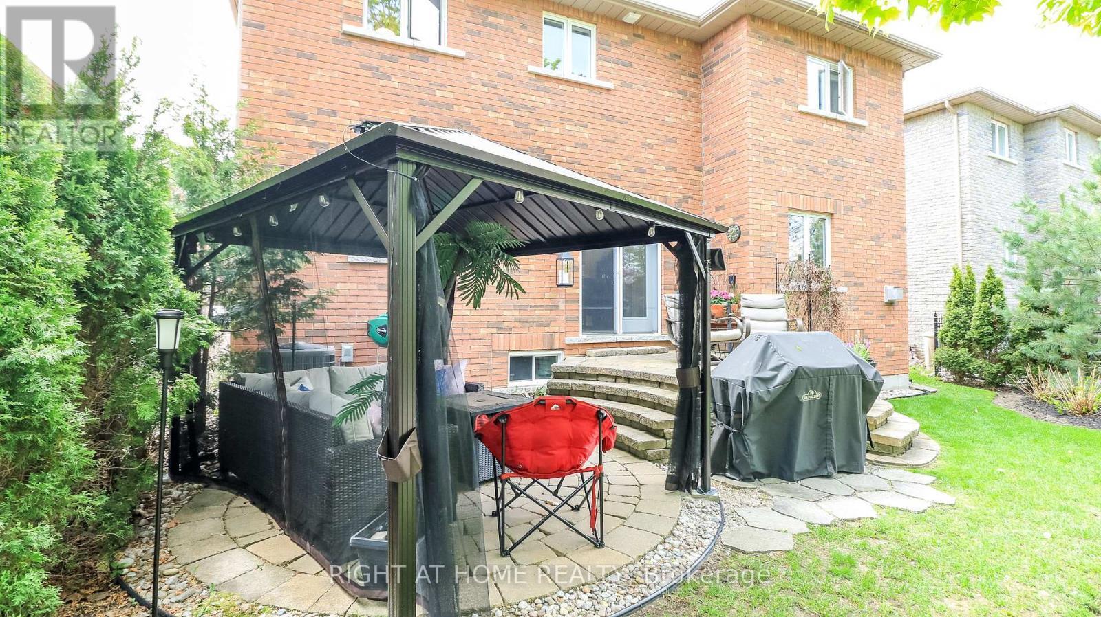 26 Stapleton Place, Barrie, ON
