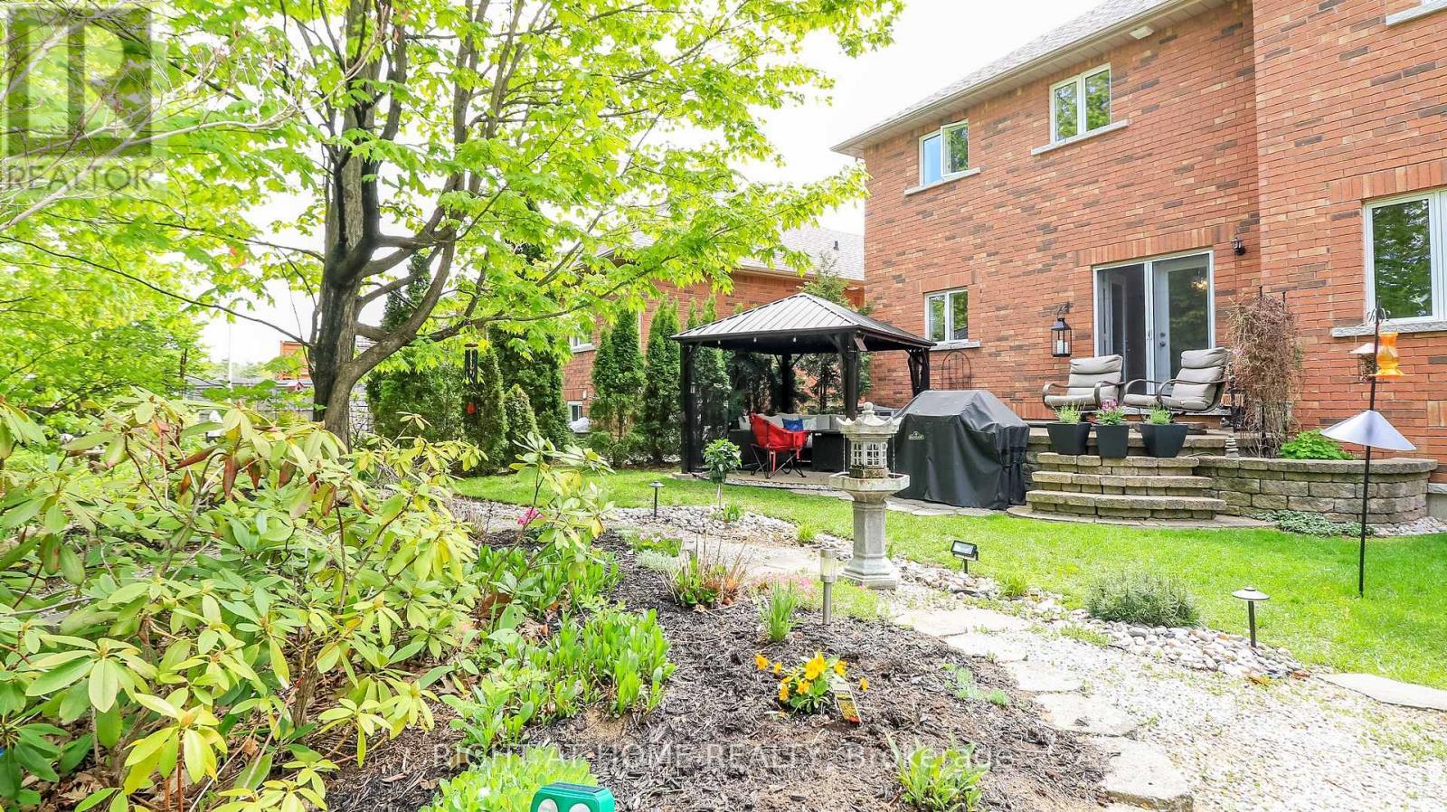 26 Stapleton Place, Barrie, ON