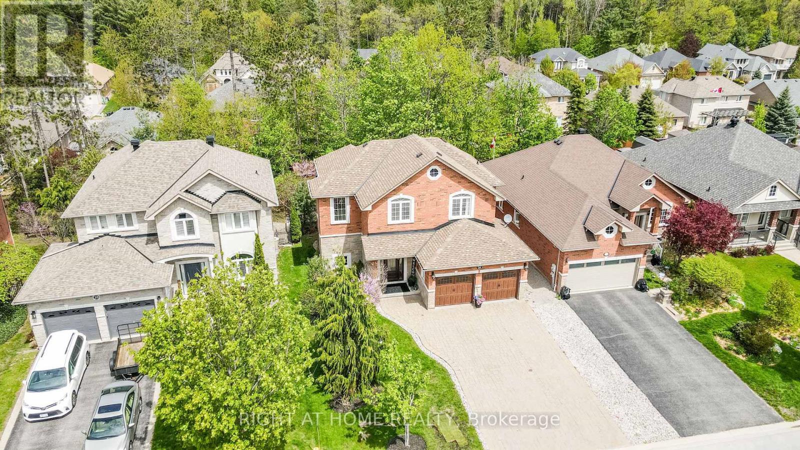 26 Stapleton Place, Barrie, ON