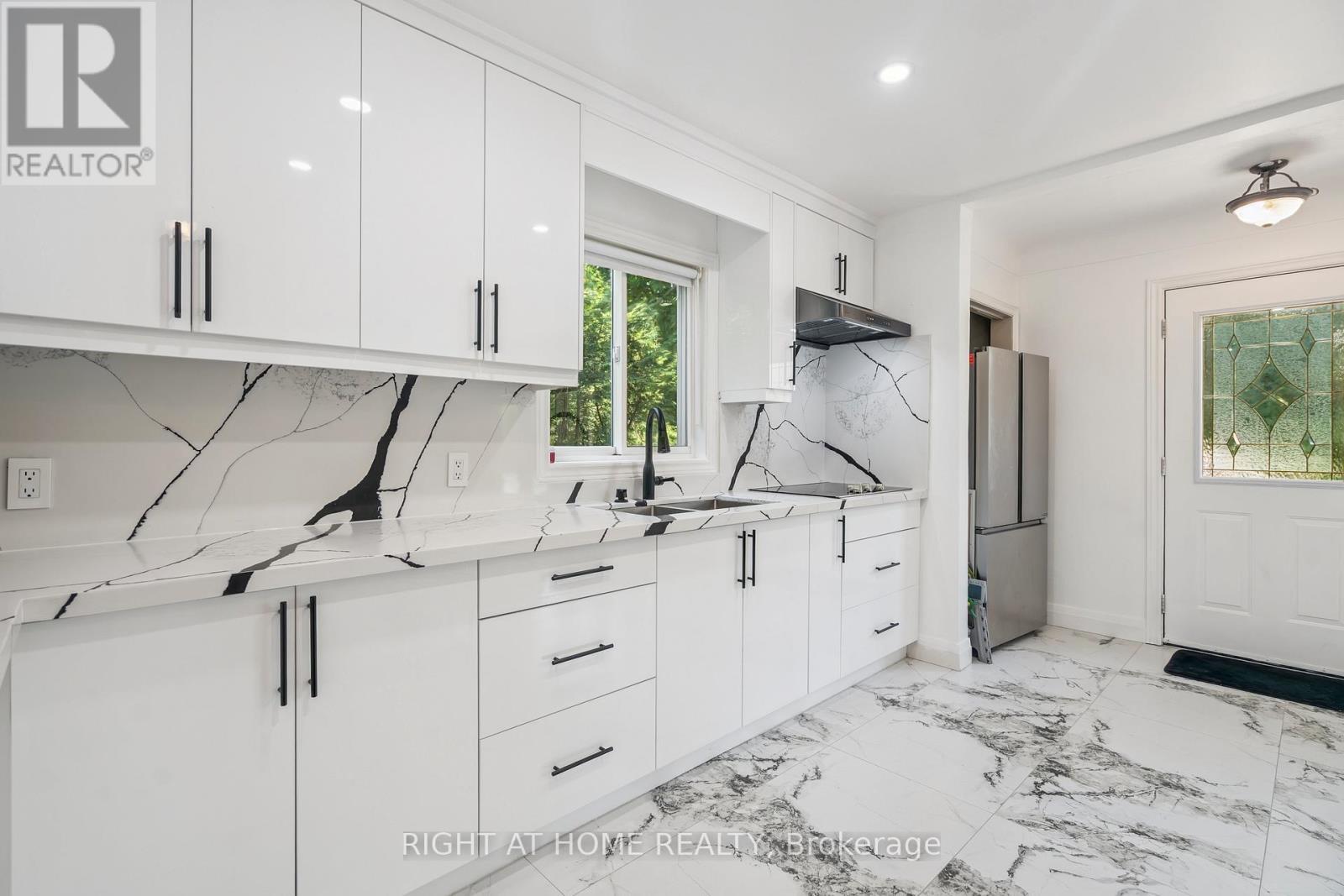 2343 Mountainside Drive, Burlington, ON