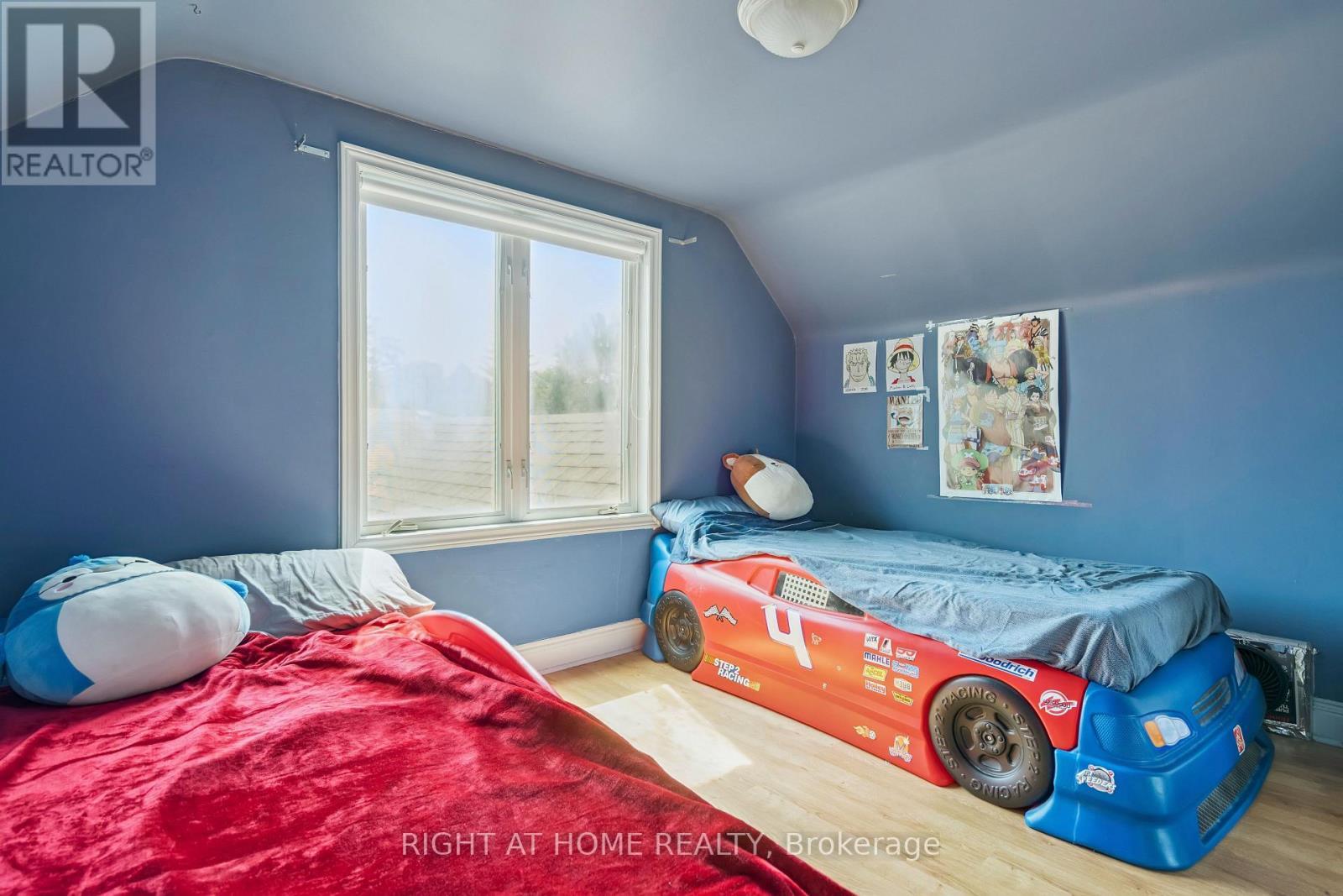 2343 Mountainside Drive, Burlington, ON