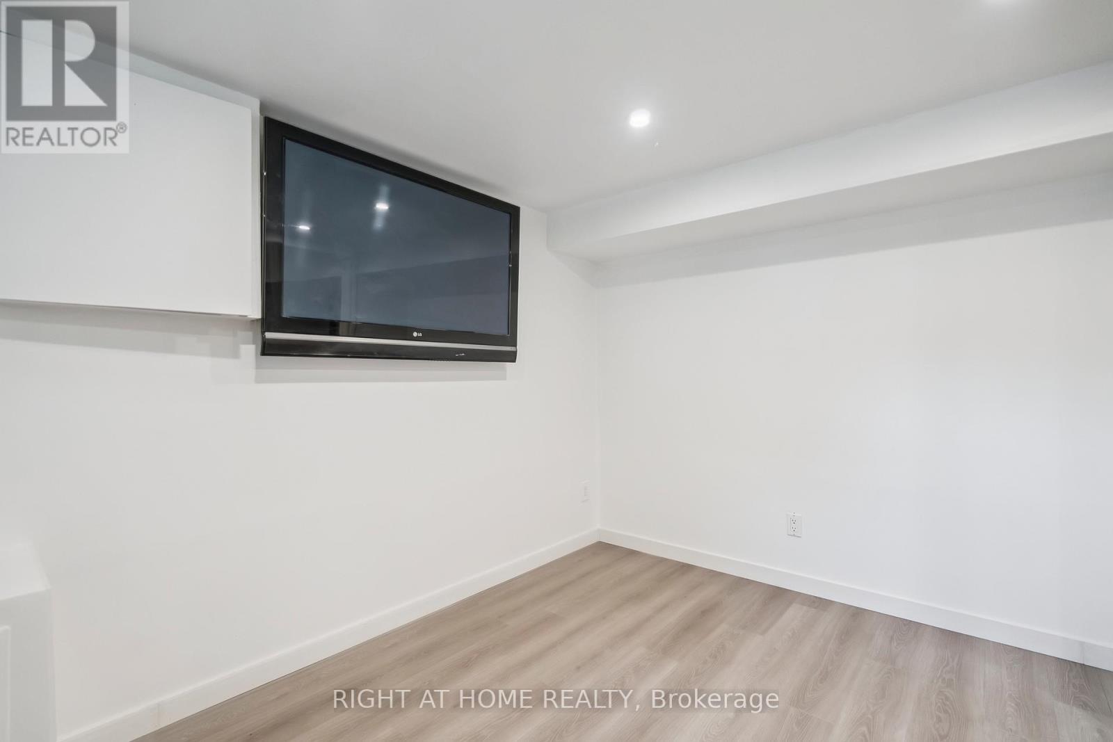 2343 Mountainside Drive, Burlington, ON