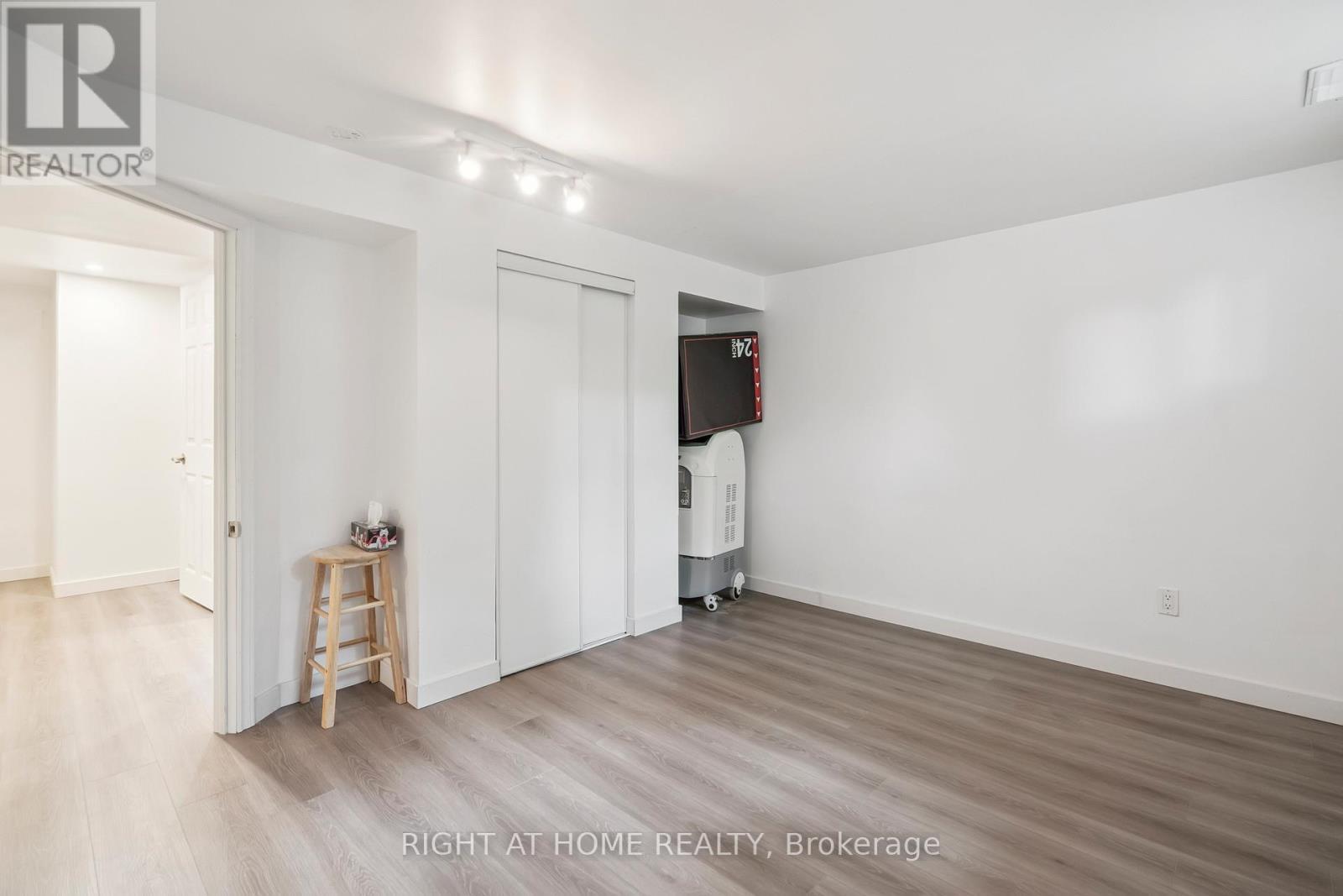 2343 Mountainside Drive, Burlington, ON