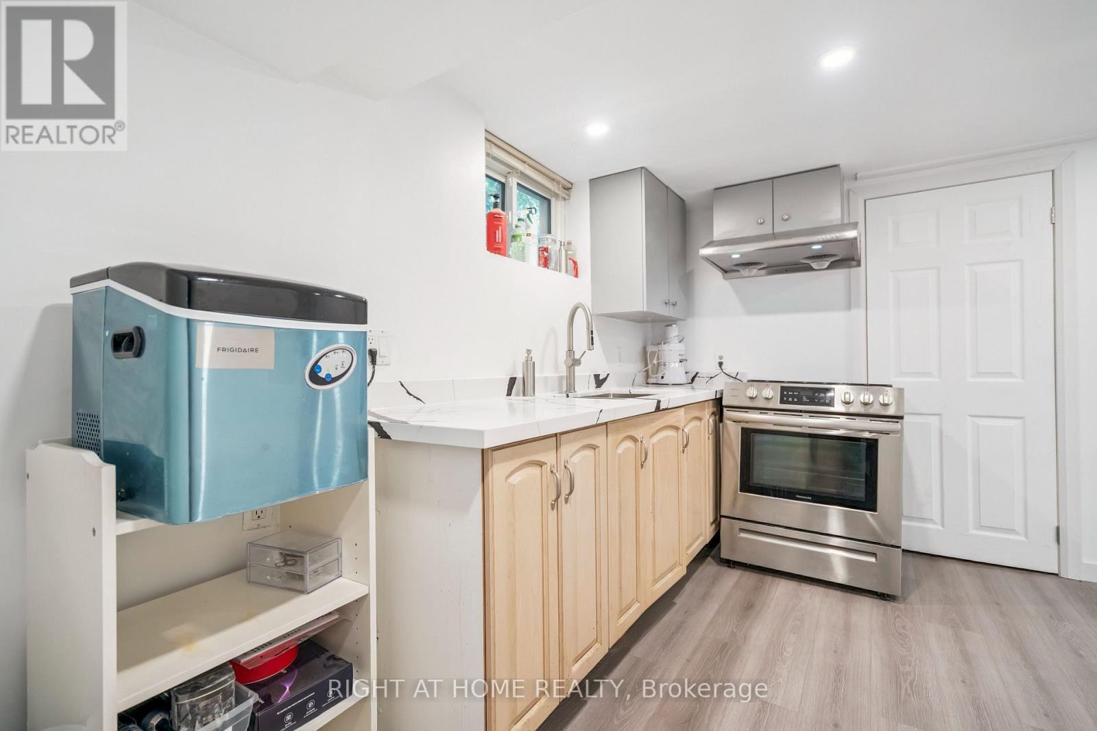 2343 Mountainside Drive, Burlington, ON