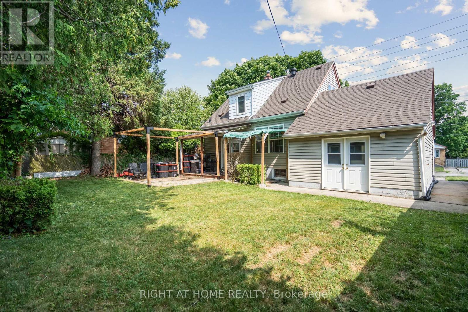 2343 Mountainside Drive, Burlington, ON