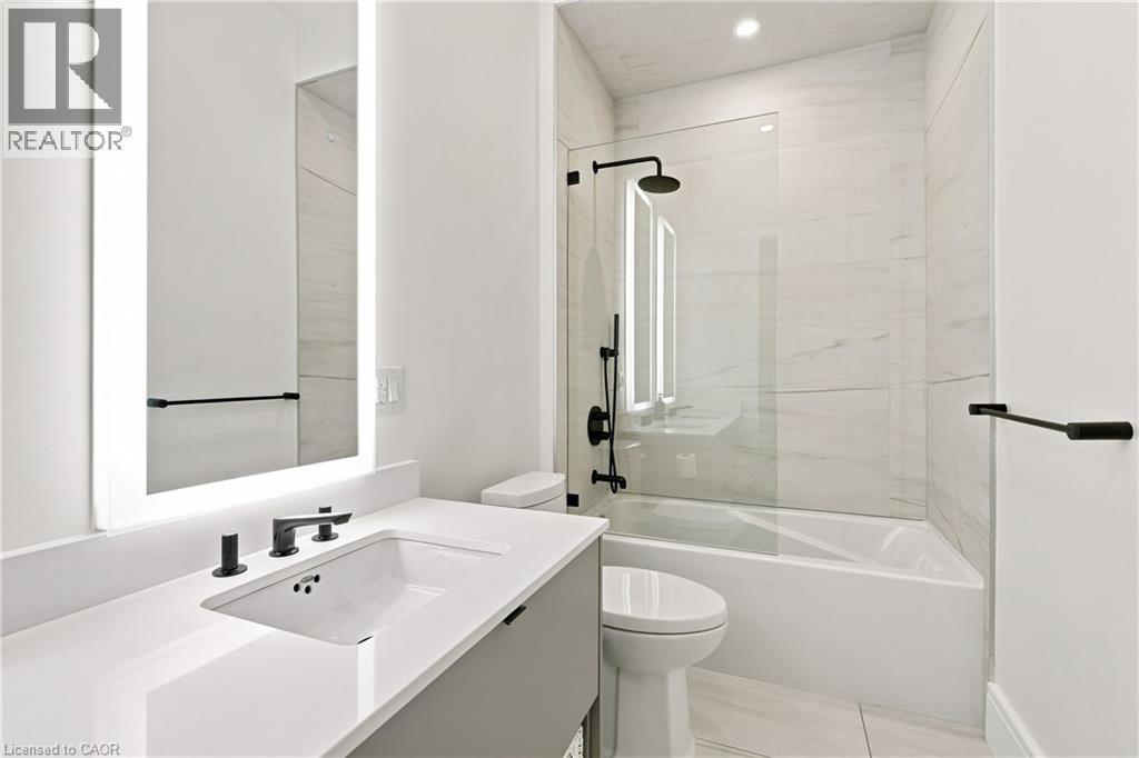 112 King Street E Unit# Ph5, Hamilton, ON