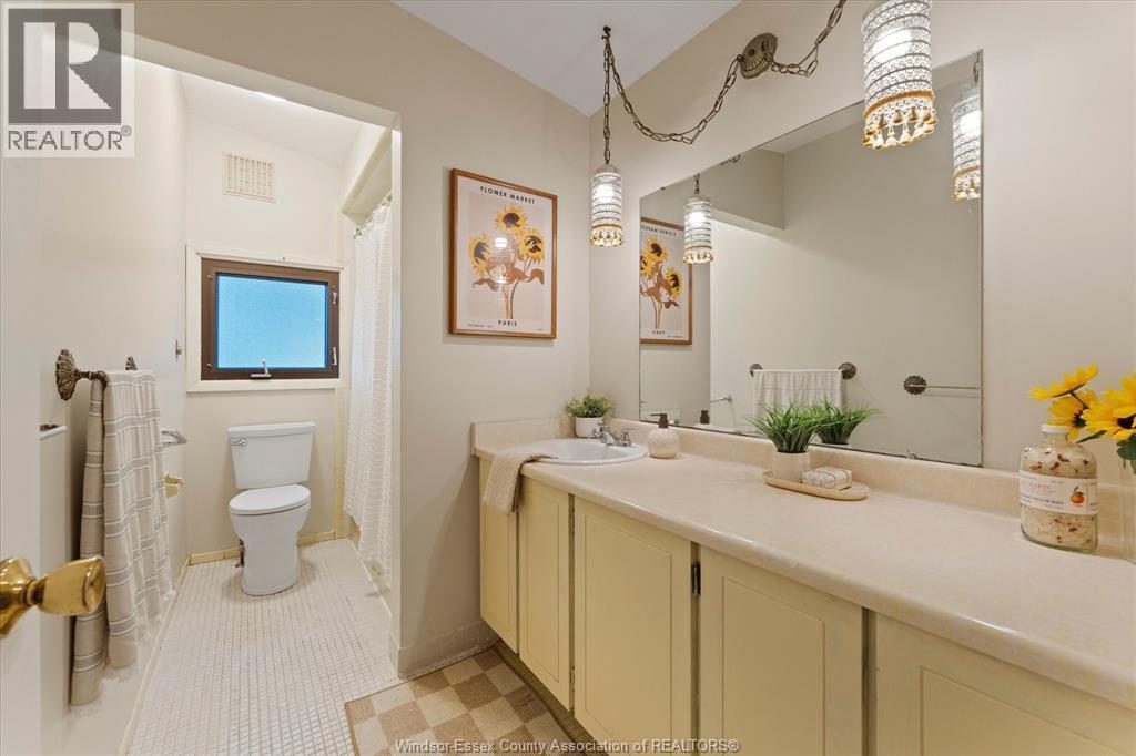 4339 Ashfield Crescent, Windsor, ON