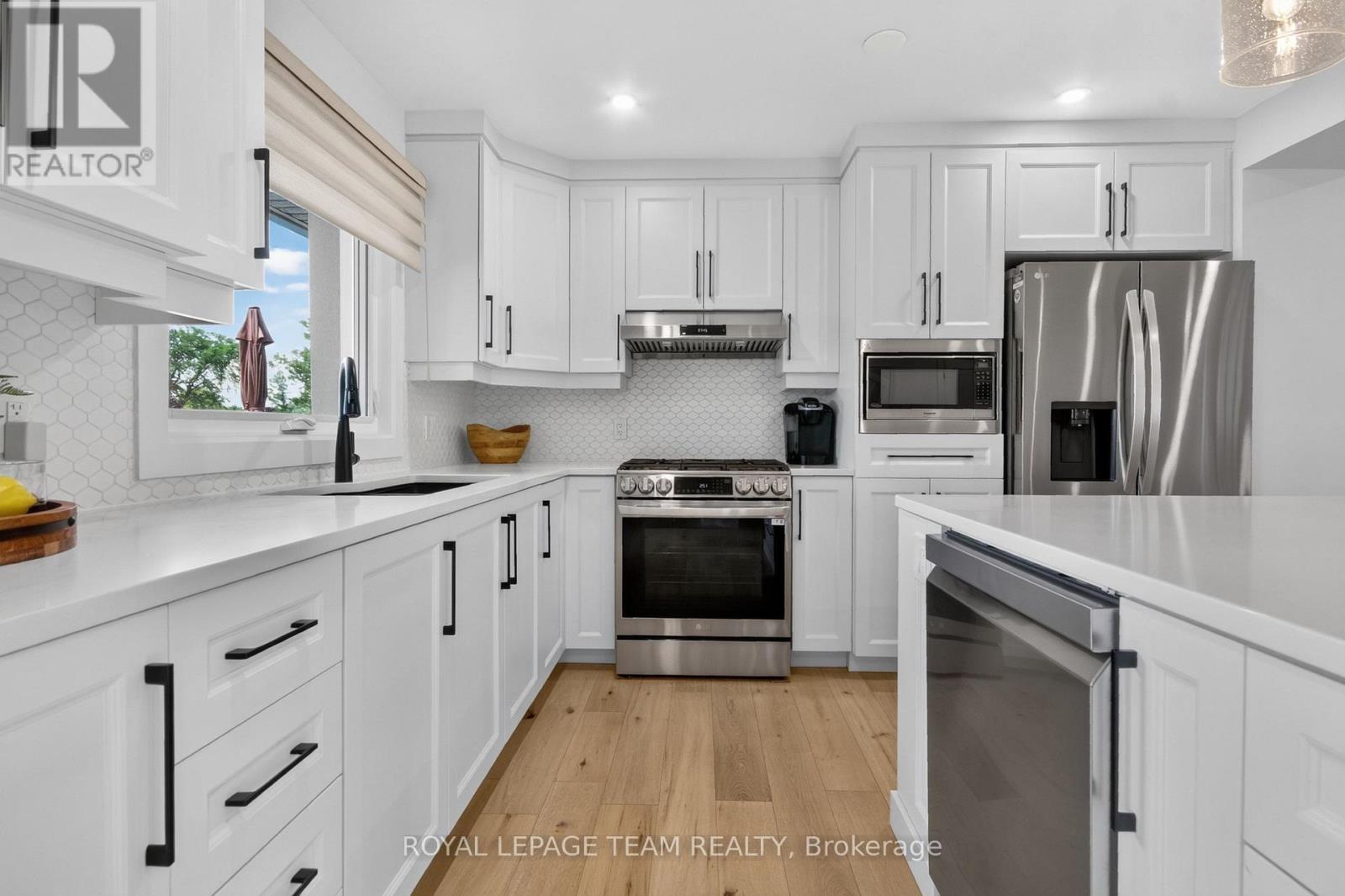 2710 River Road, Ottawa, ON