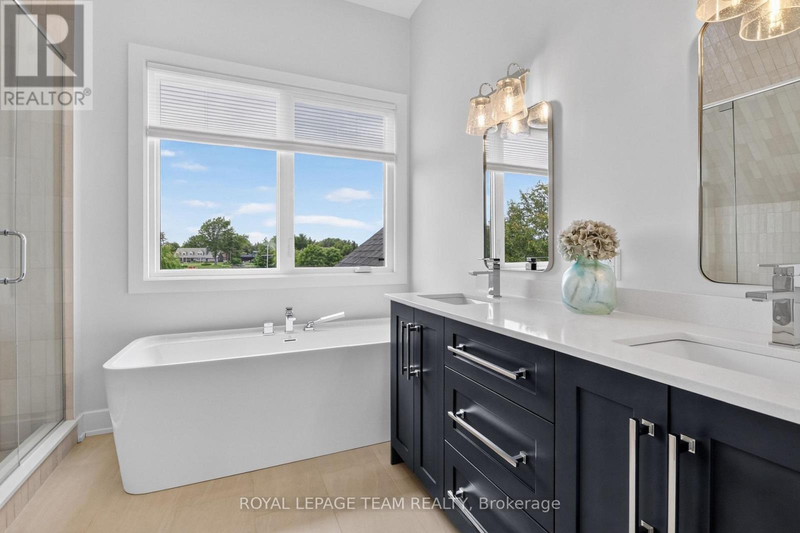 2710 River Road, Ottawa, ON