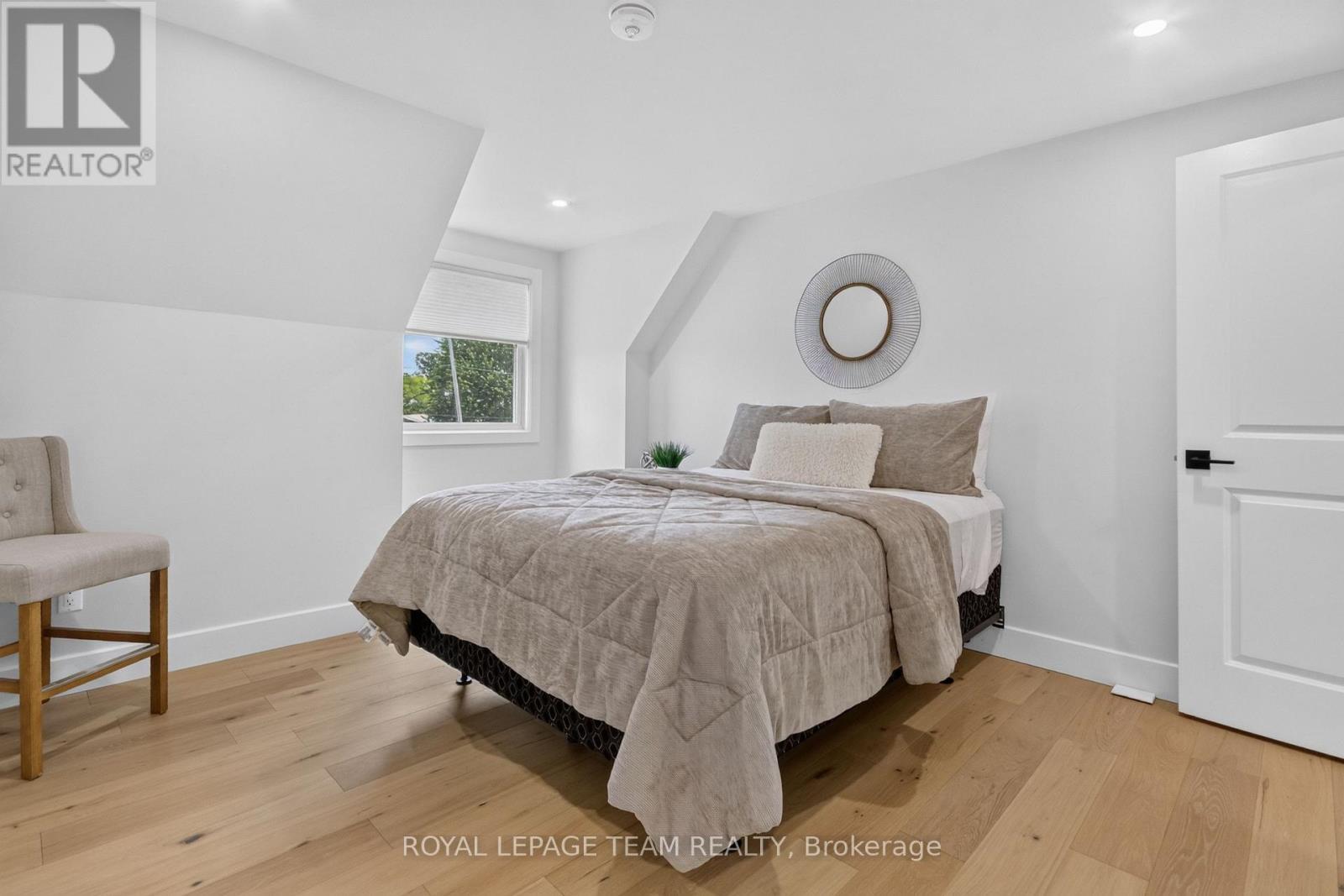 2710 River Road, Ottawa, ON
