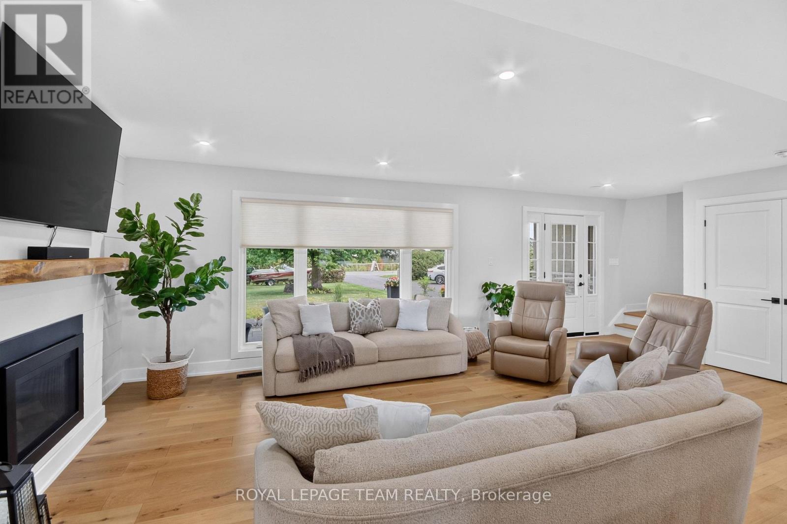 2710 River Road, Ottawa, ON