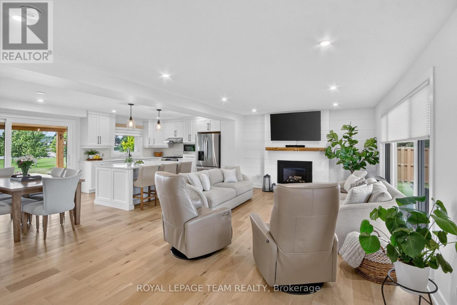 2710 River Road, Ottawa, ON