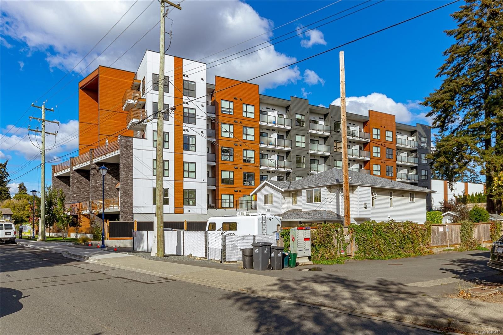 #409-2629 Millstream Rd, Langford, BC