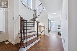 Elegant curved staircase - 