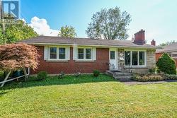16 BYRNE BOULEVARD St. Catharines, ON L2T 2H7
