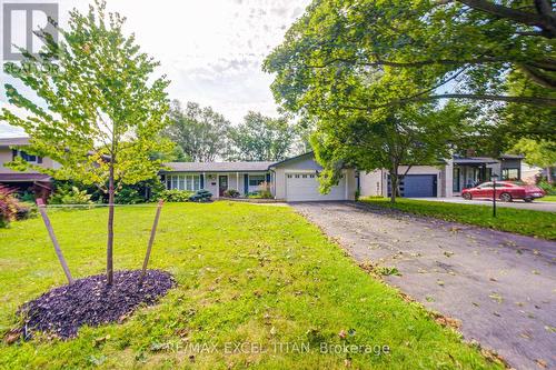 1566 VENETIA DRIVE  Oakville, ON L6L 1K7