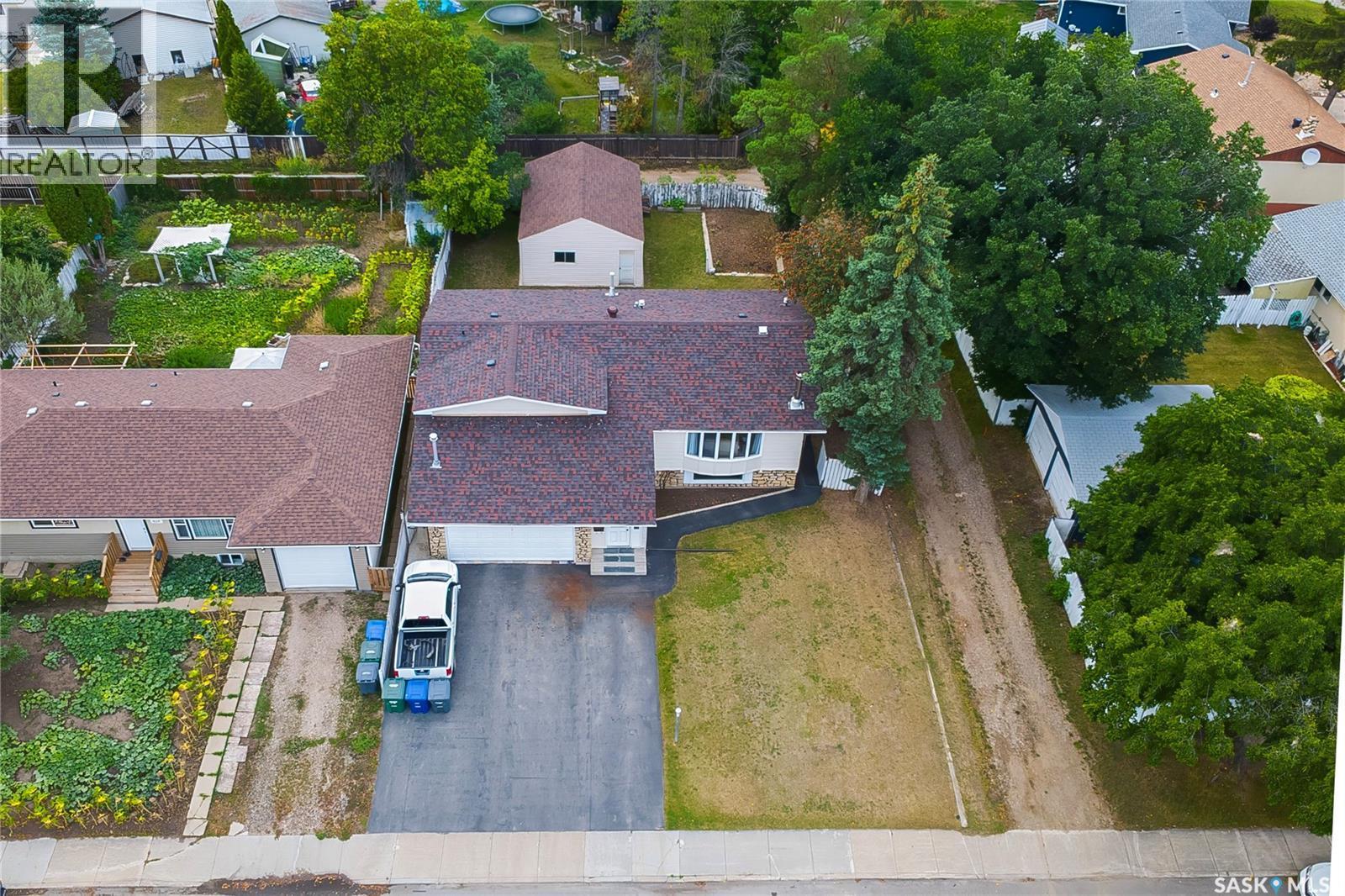 823 Northumberland Avenue, Saskatoon, SK