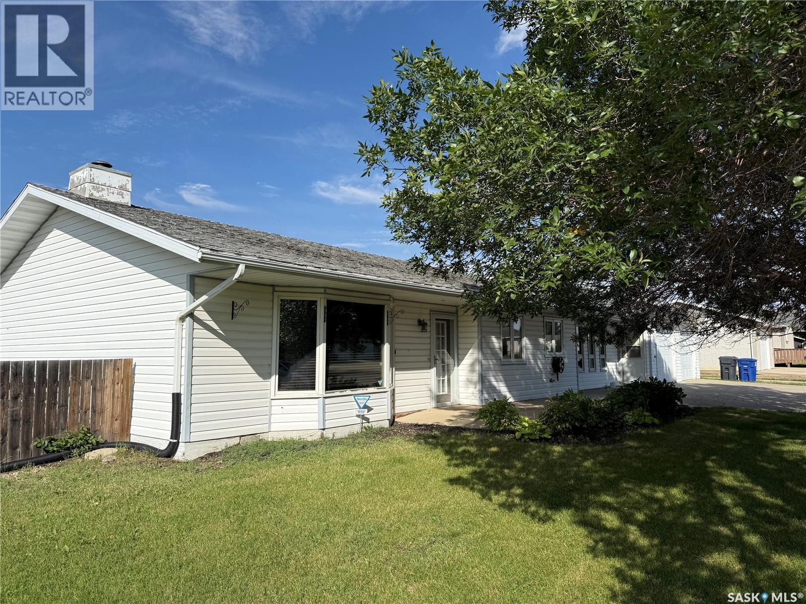 1849 Eaglesham Avenue, Weyburn, SK