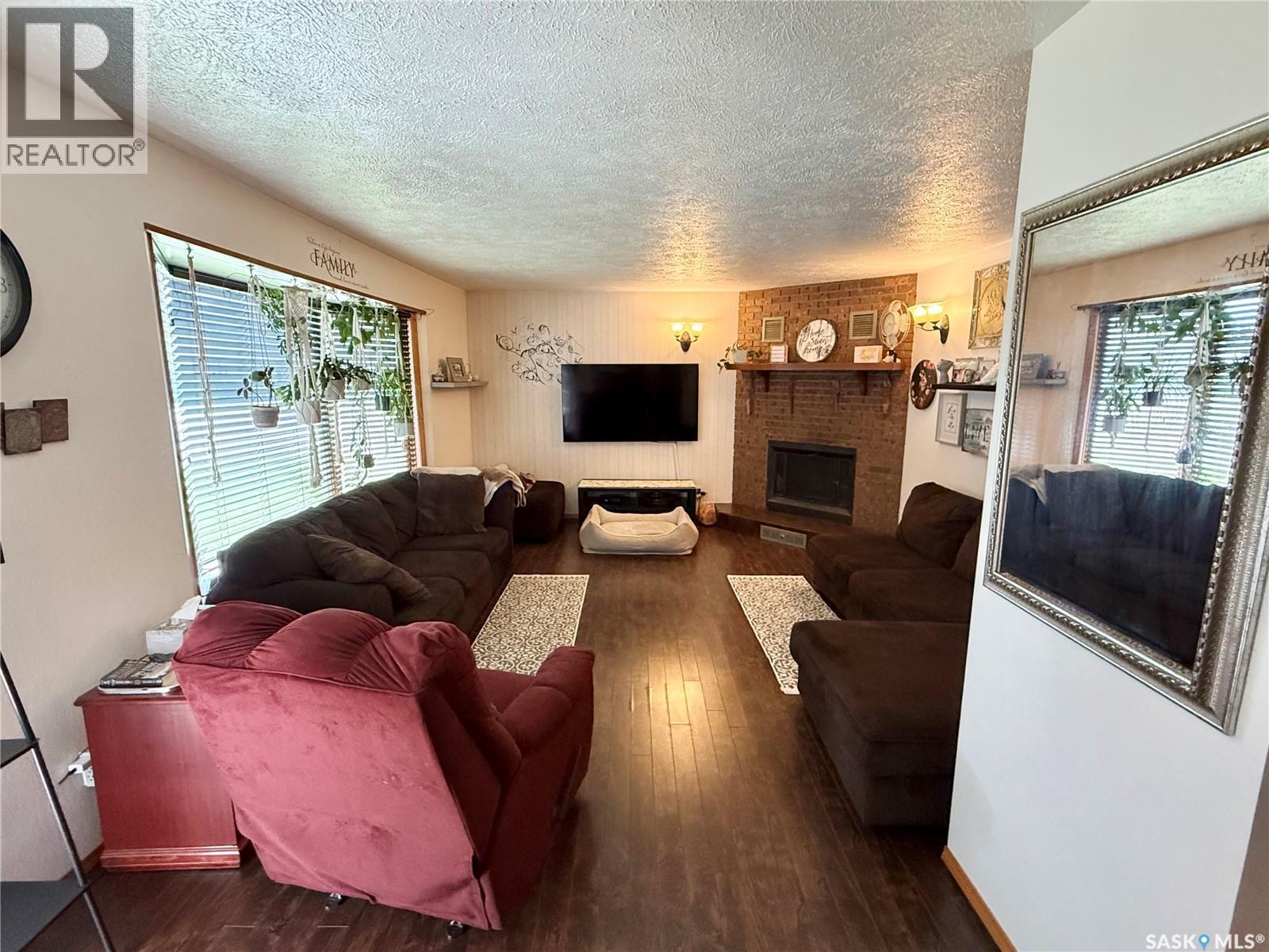 1849 Eaglesham Avenue, Weyburn, SK