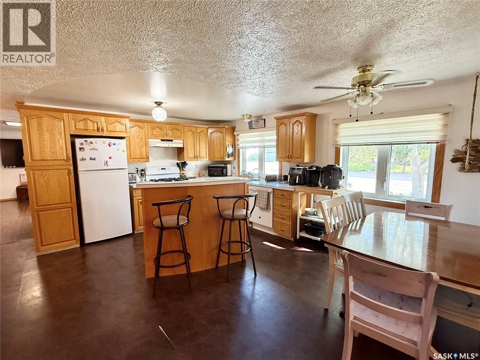 1849 Eaglesham Avenue, Weyburn, SK