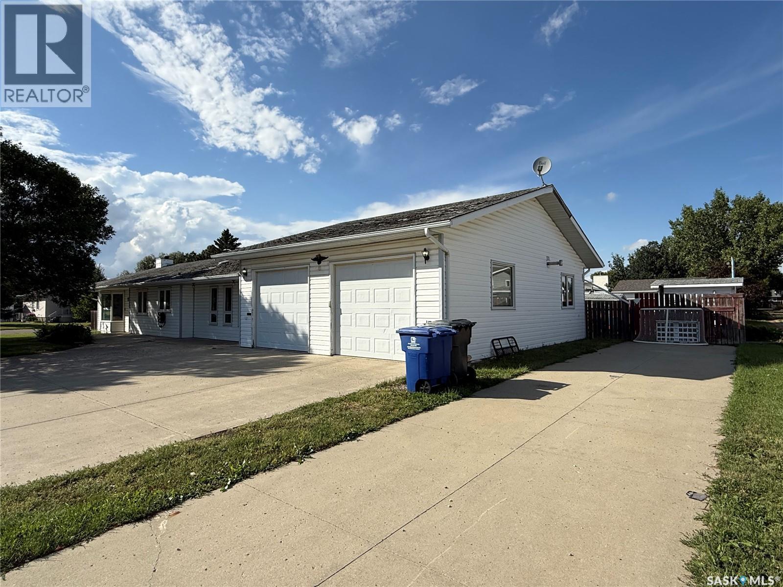 1849 Eaglesham Avenue, Weyburn, SK