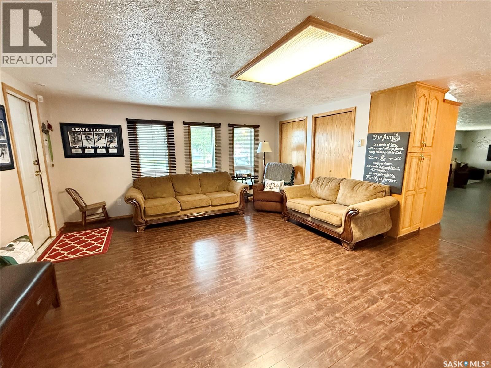 1849 Eaglesham Avenue, Weyburn, SK