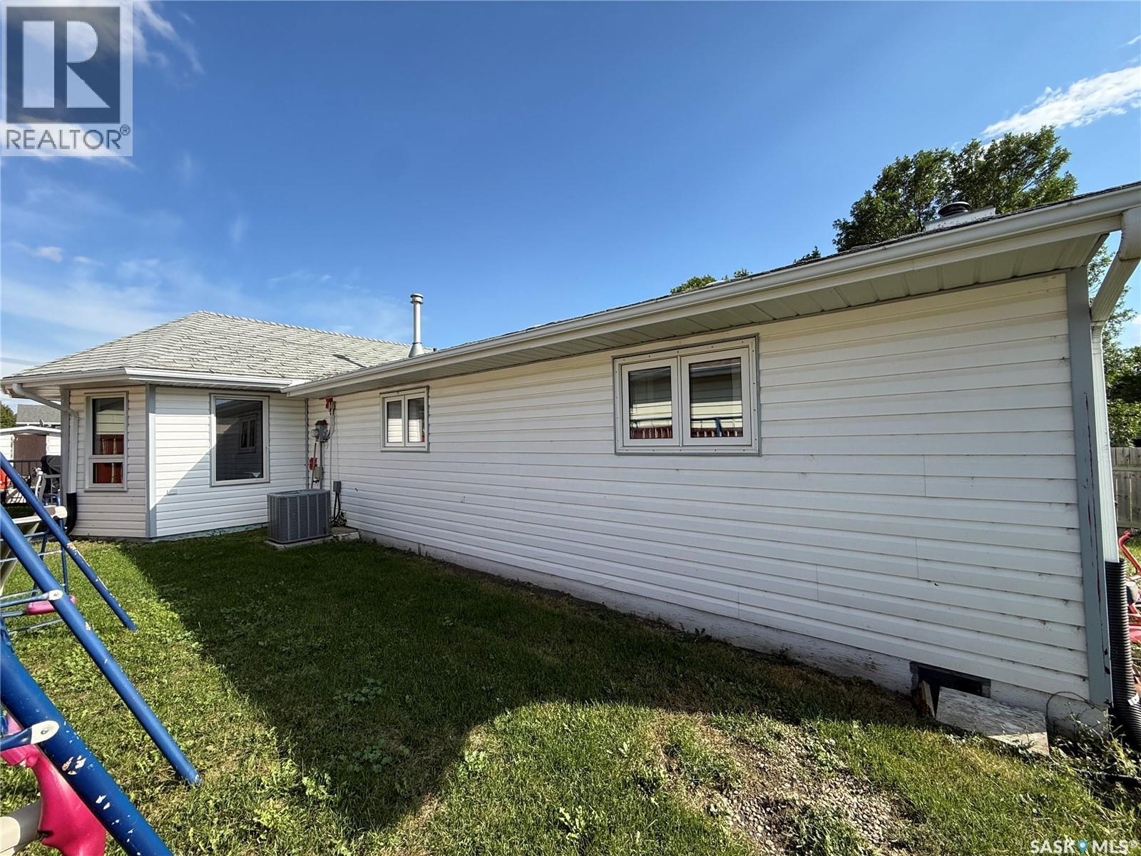 1849 Eaglesham Avenue, Weyburn, SK