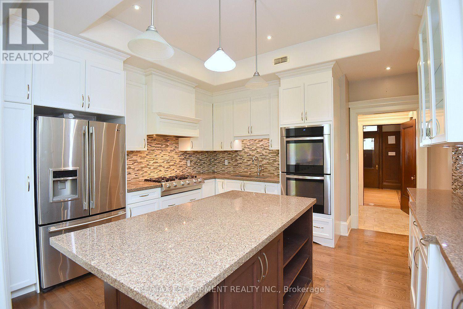 34 Holton Avenue S, Hamilton, ON