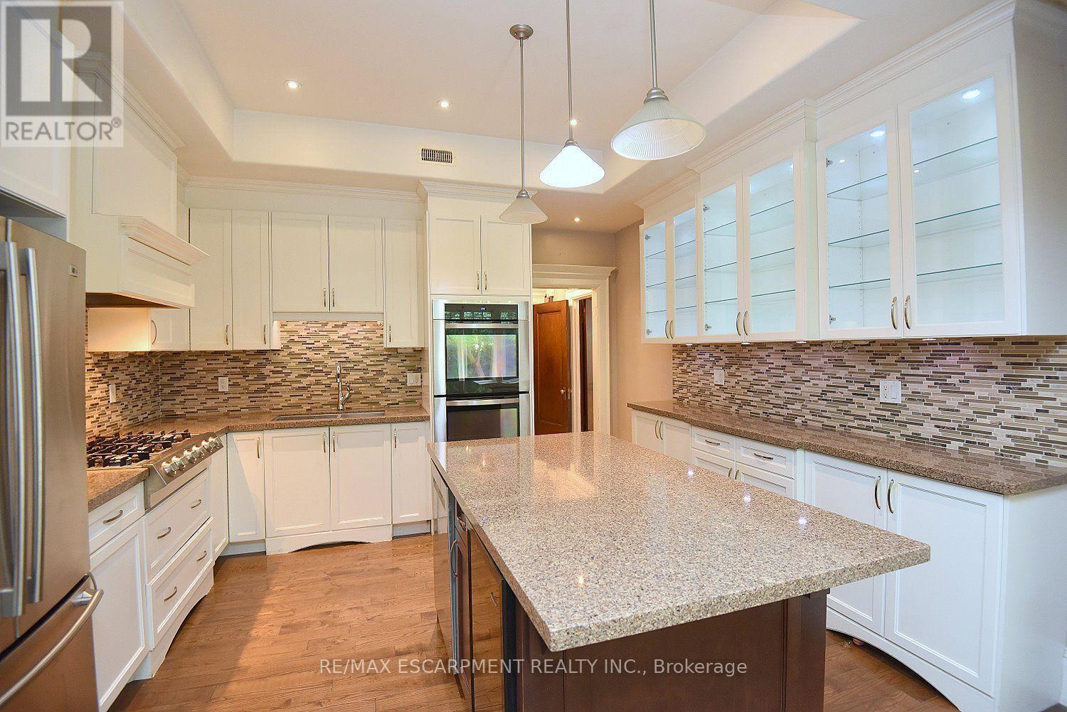 34 Holton Avenue S, Hamilton, ON