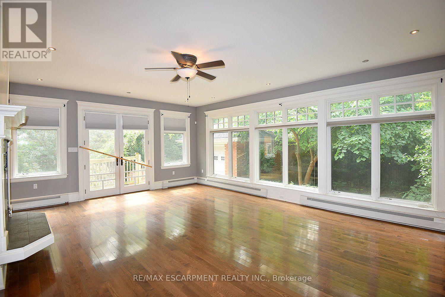 34 Holton Avenue S, Hamilton, ON