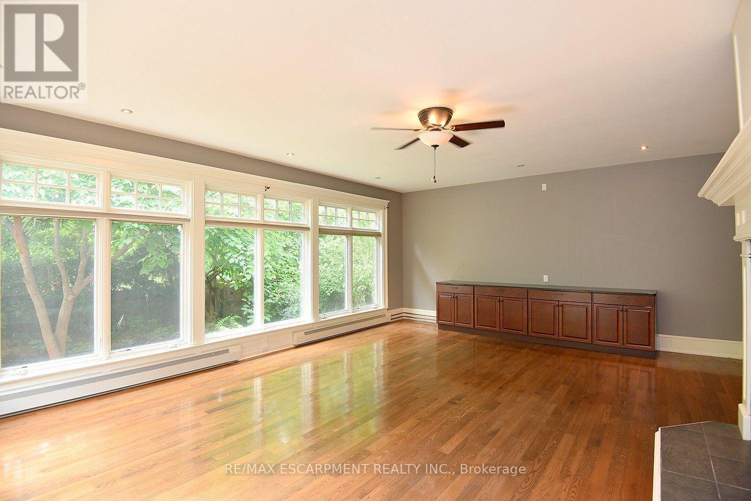 34 Holton Avenue S, Hamilton, ON