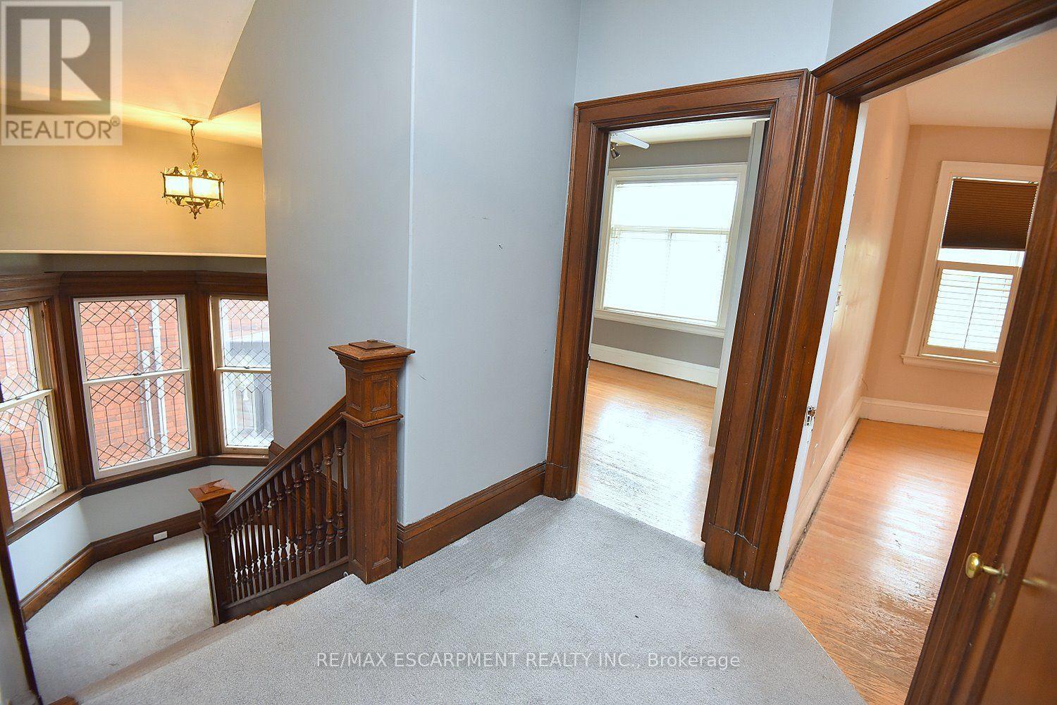 34 Holton Avenue S, Hamilton, ON
