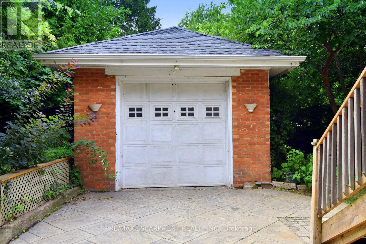 34 Holton Avenue S, Hamilton, ON