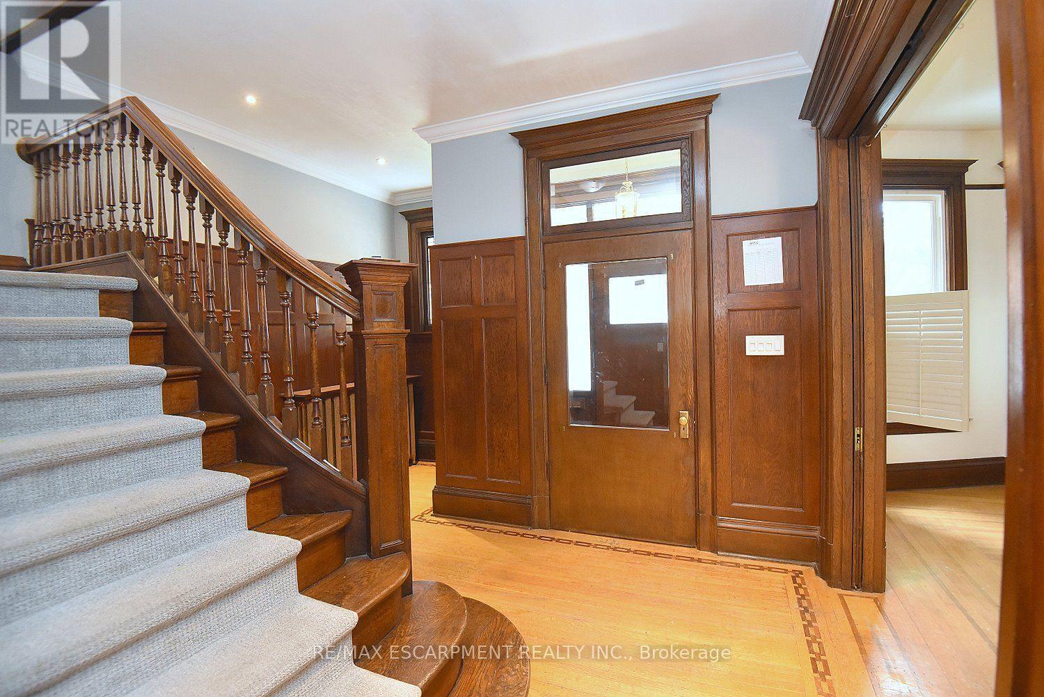 34 Holton Avenue S, Hamilton, ON