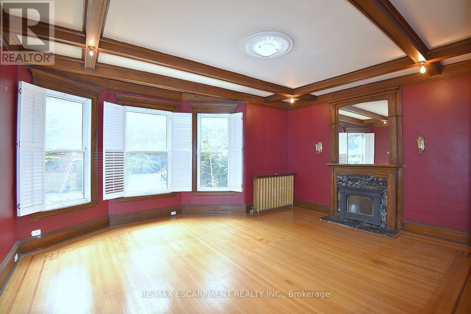 34 Holton Avenue S, Hamilton, ON