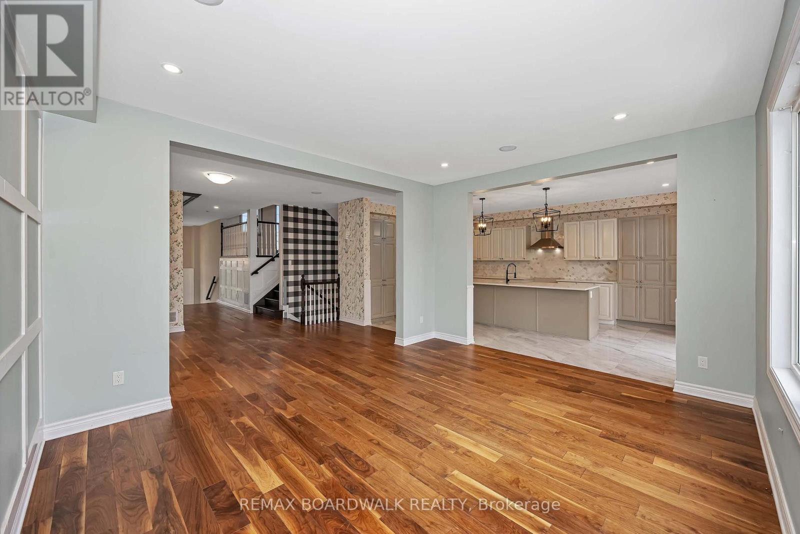648 Decoeur Drive, Ottawa, ON