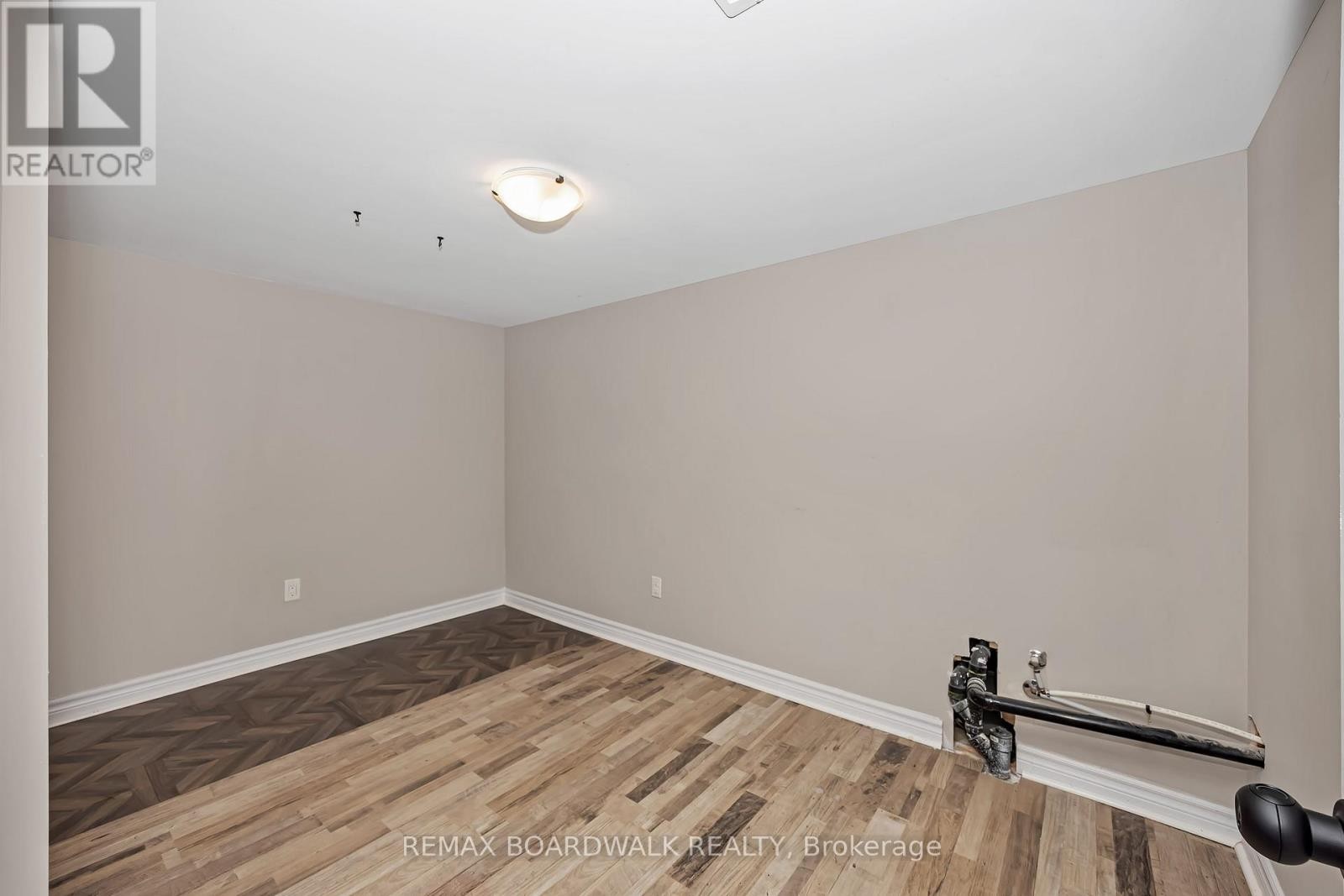 648 Decoeur Drive, Ottawa, ON