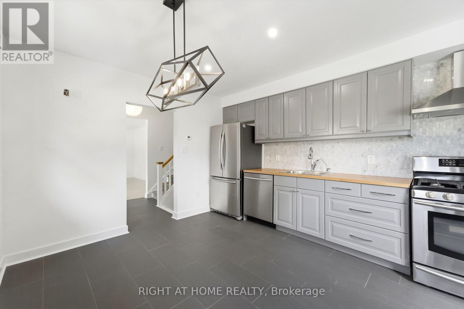 1244 De Quincy Crescent, Burlington, ON