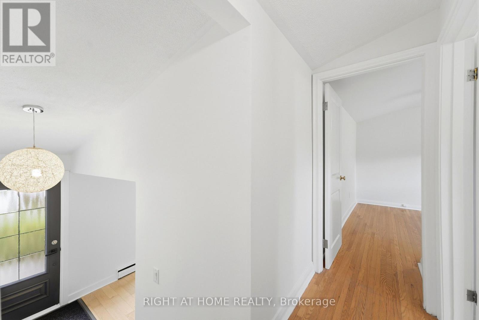 1244 De Quincy Crescent, Burlington, ON