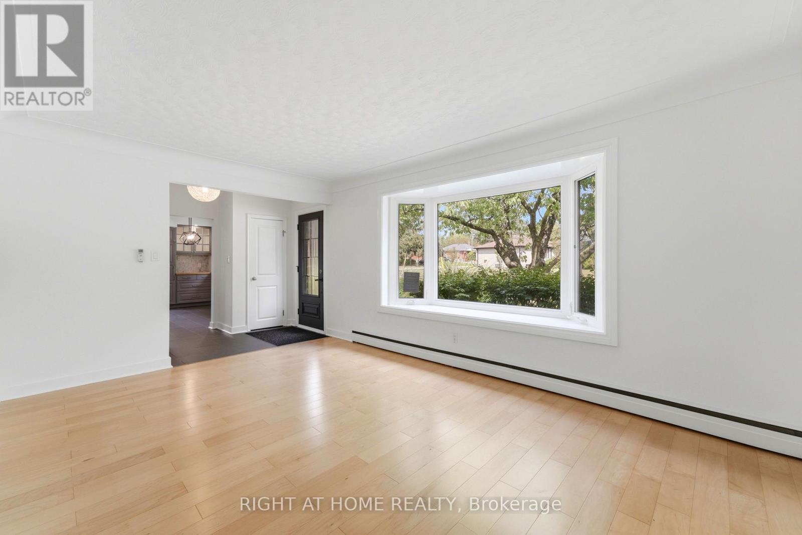 1244 De Quincy Crescent, Burlington, ON