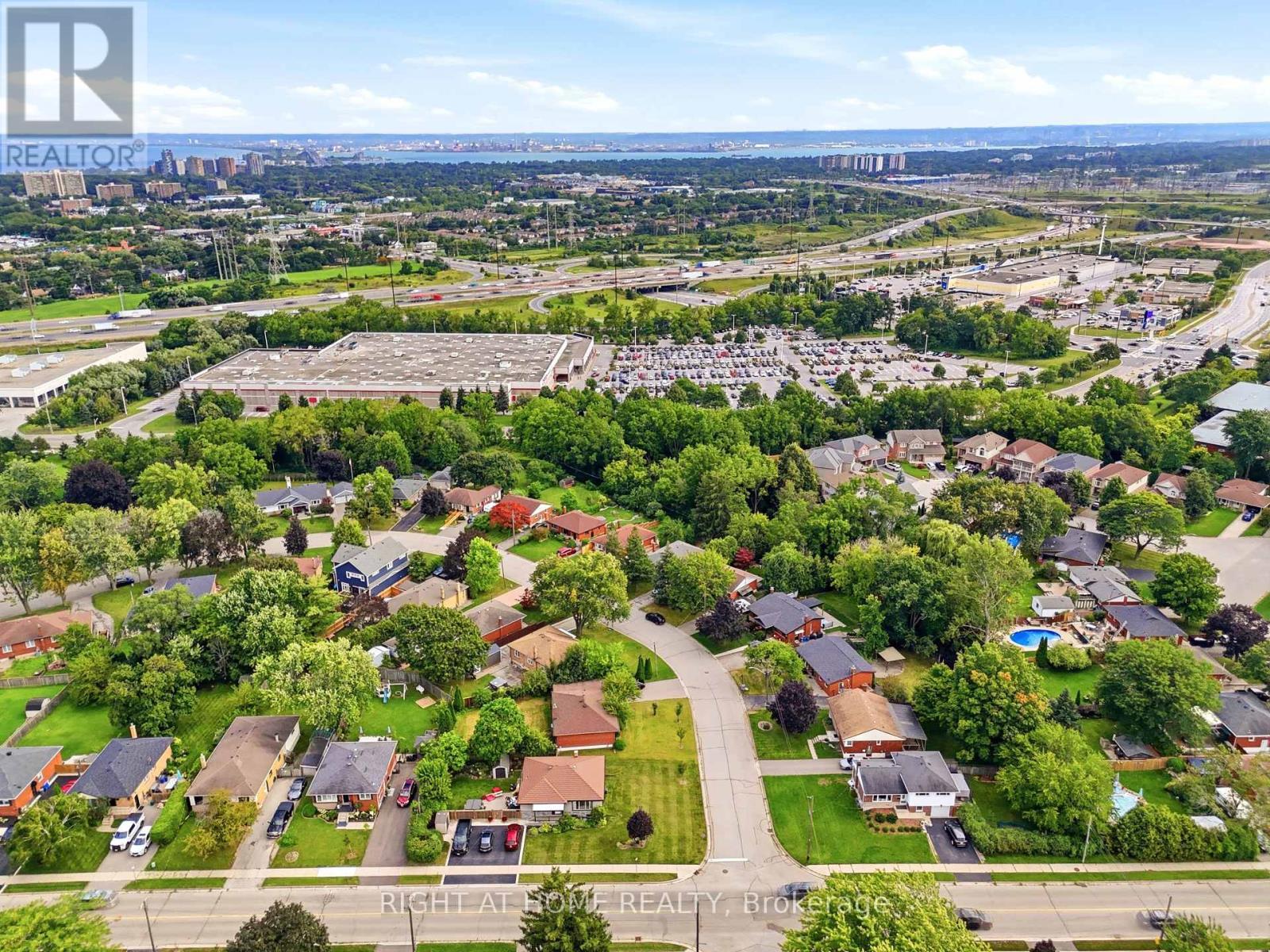 1244 De Quincy Crescent, Burlington, ON