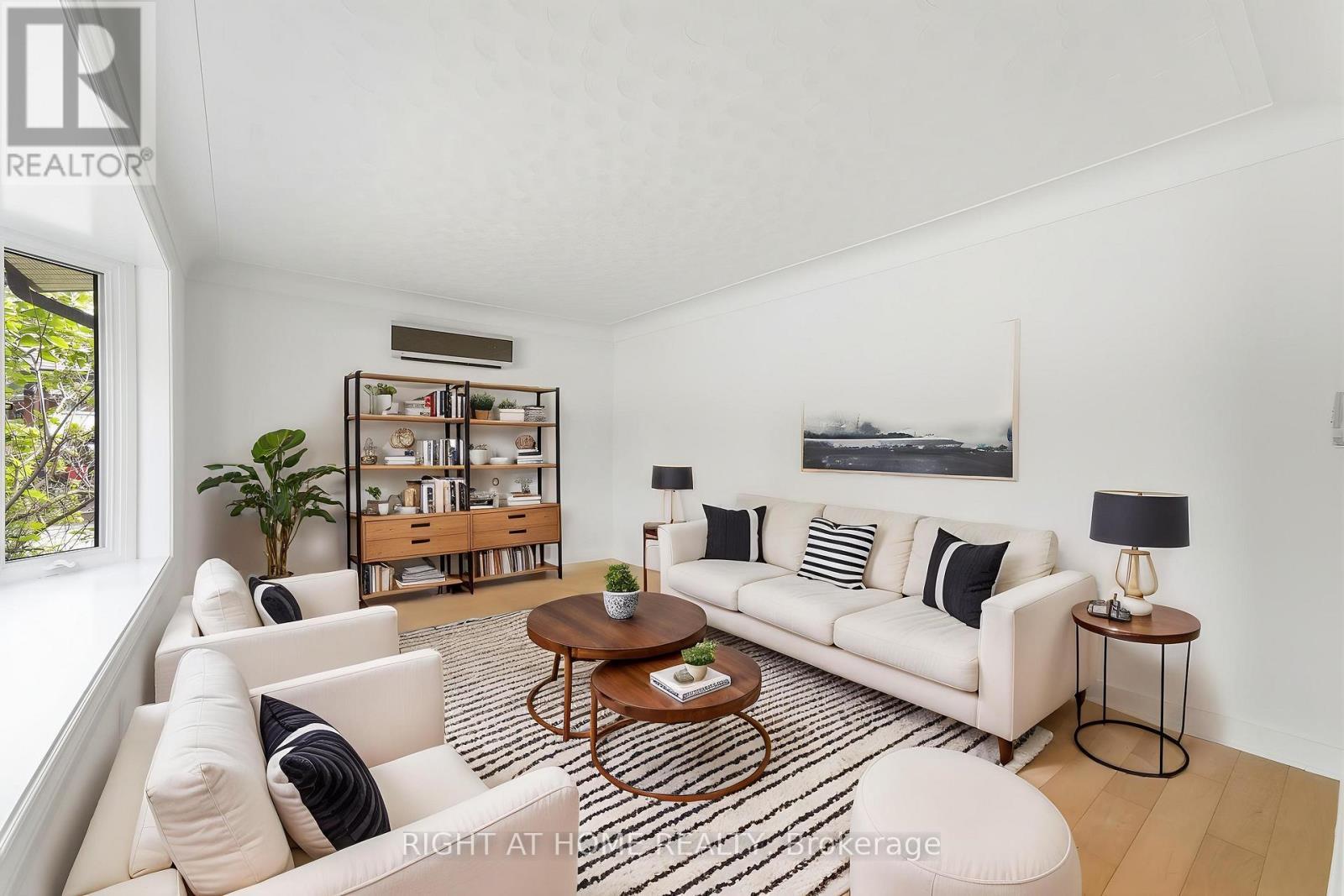 1244 De Quincy Crescent, Burlington, ON