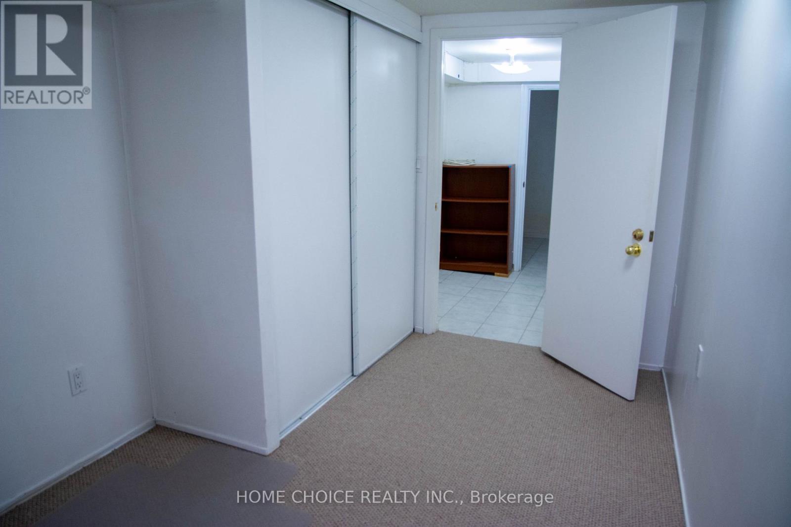 basement walk in closet - 28 Tangle Briarway, Toronto, ON