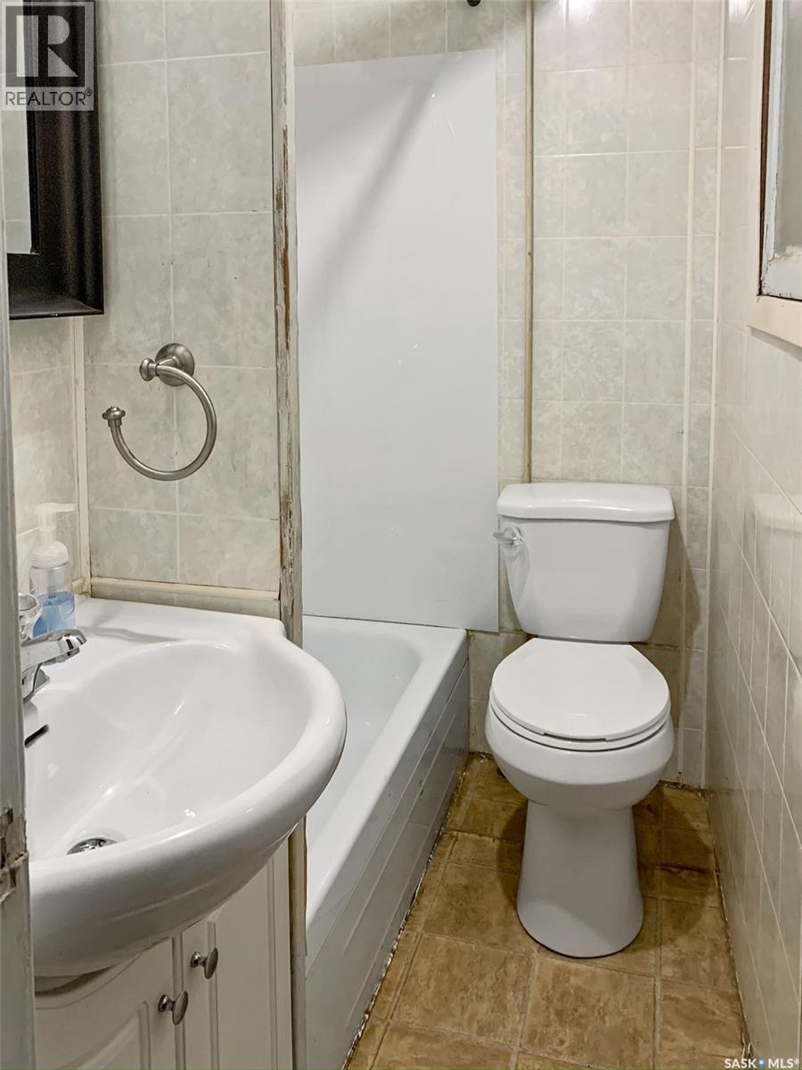 301 Cheadle Street E, Swift Current, SK
