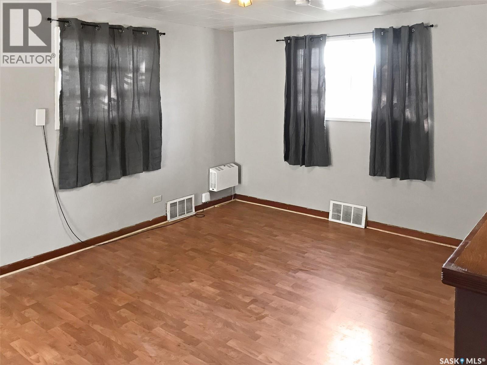 301 Cheadle Street E, Swift Current, SK