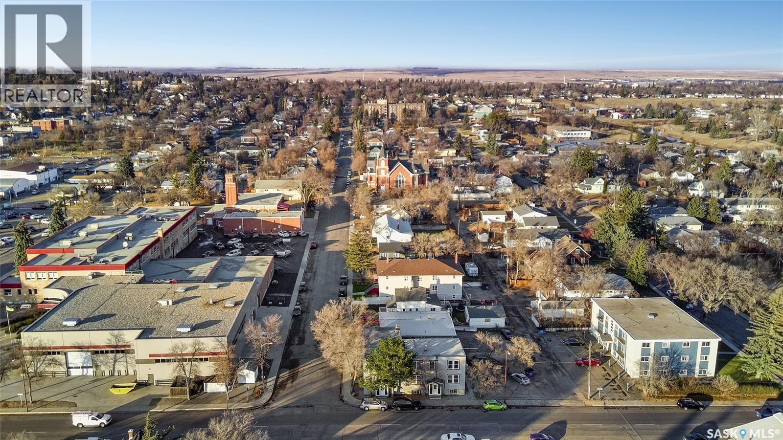 301 Cheadle Street E, Swift Current, SK