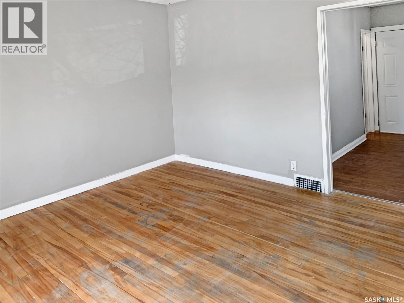 301 Cheadle Street E, Swift Current, SK